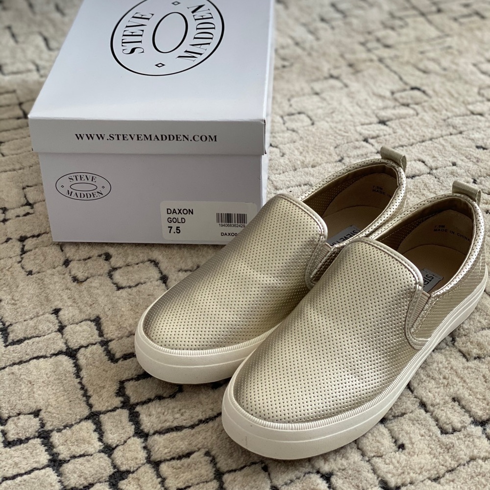 Steve Madden Daxon Gold Shoes - Picture 8 of 8